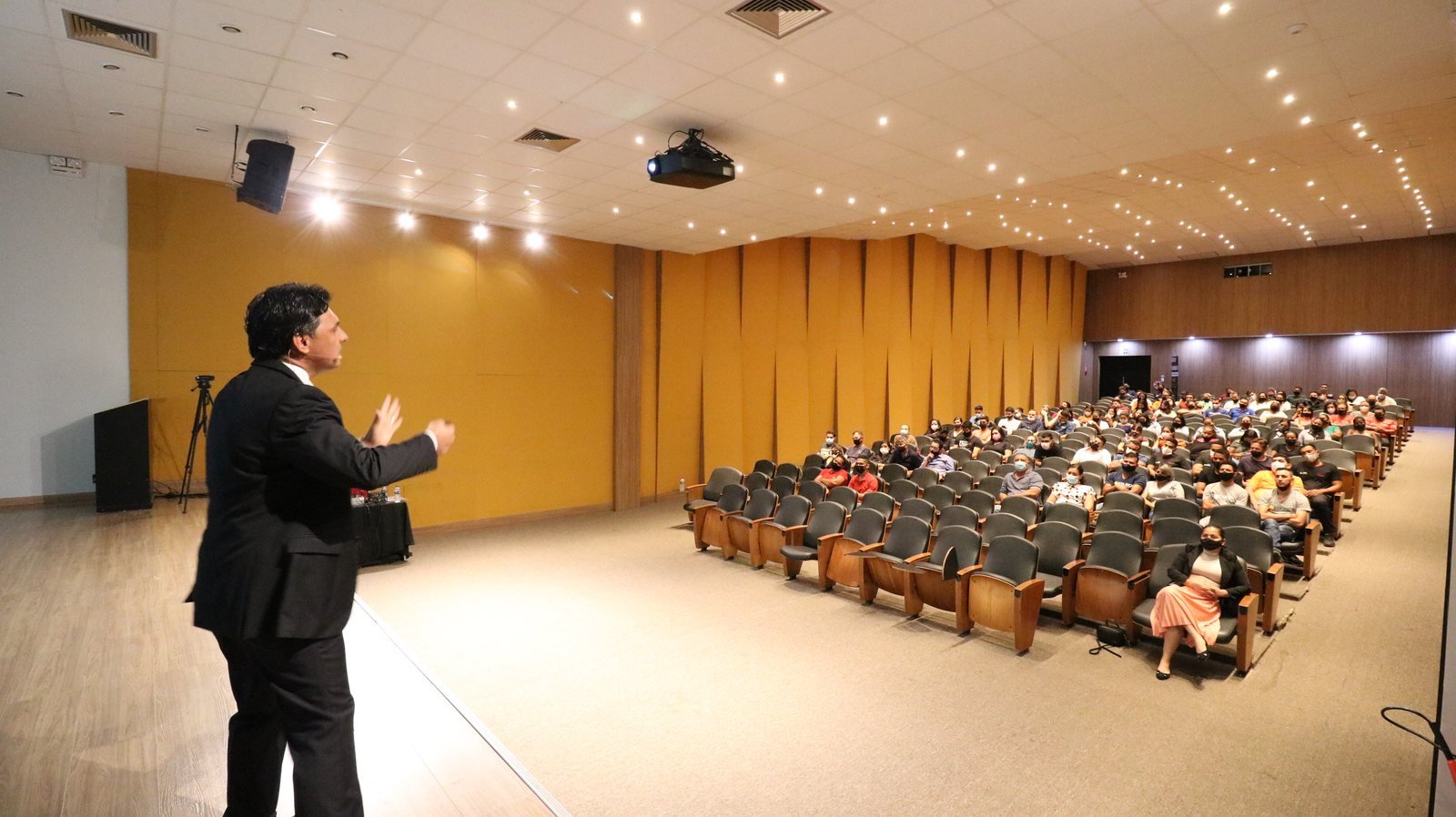 Palestra em auditório — Plateia completa · São Paulo